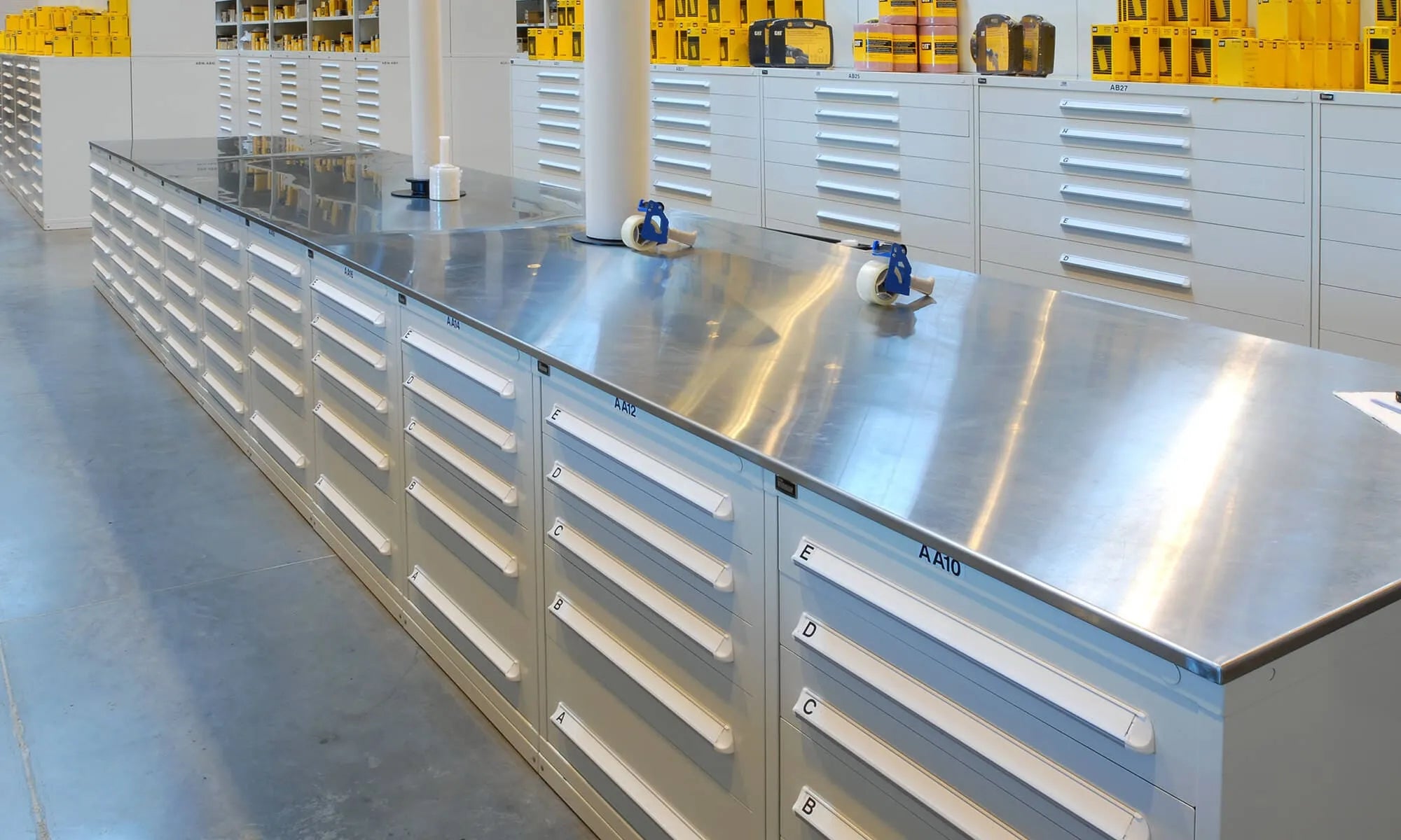 Vidmar Straight Workstations Type A