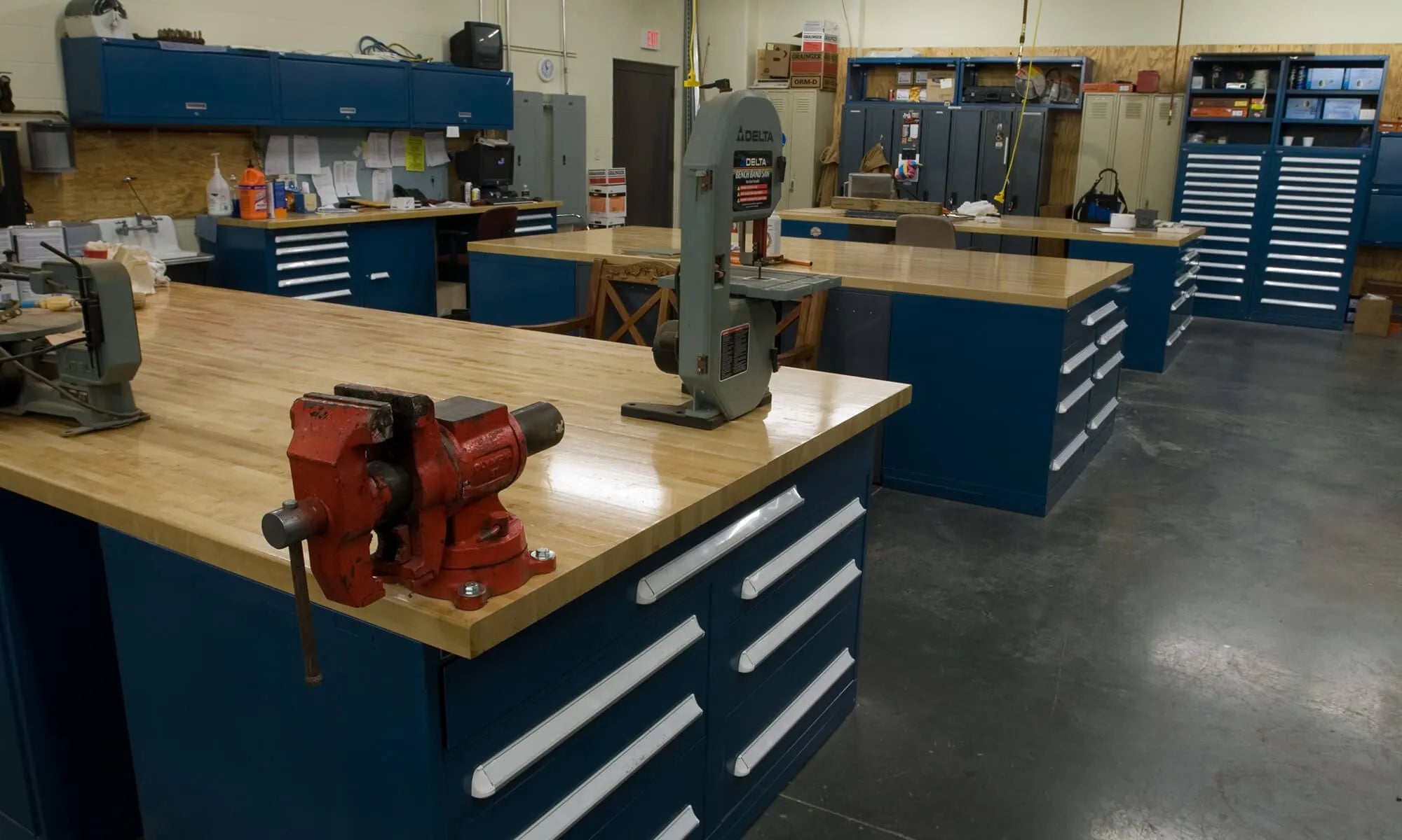 Vidmar Corner Workstations Type B