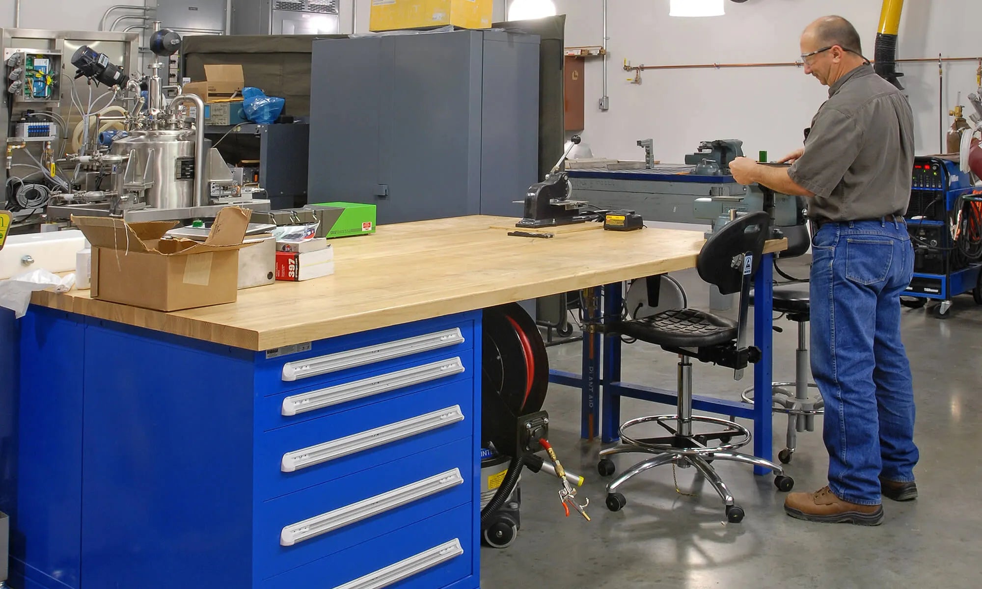 Vidmar Straight Workstations Type A